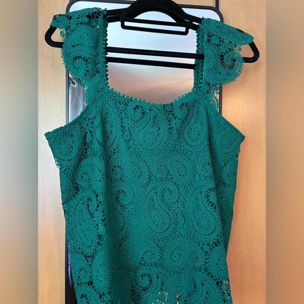 Elegant Emerald Lace Tank Top